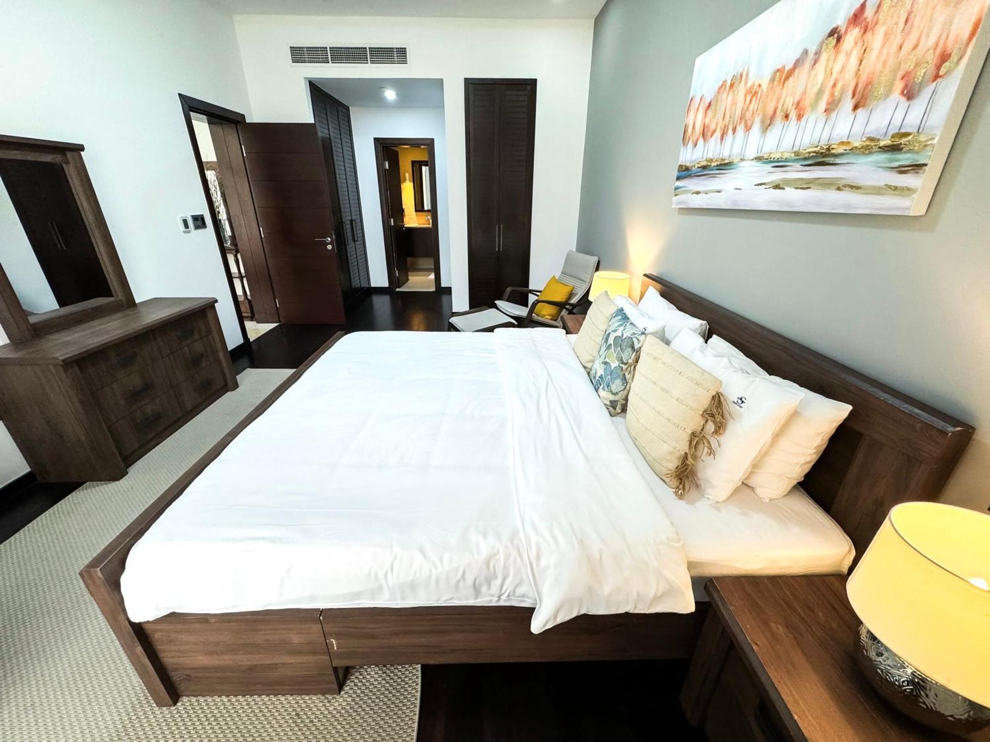 Modern Beachfront 1Br Apartment - Tiara Residence Dubai Buitenkant foto