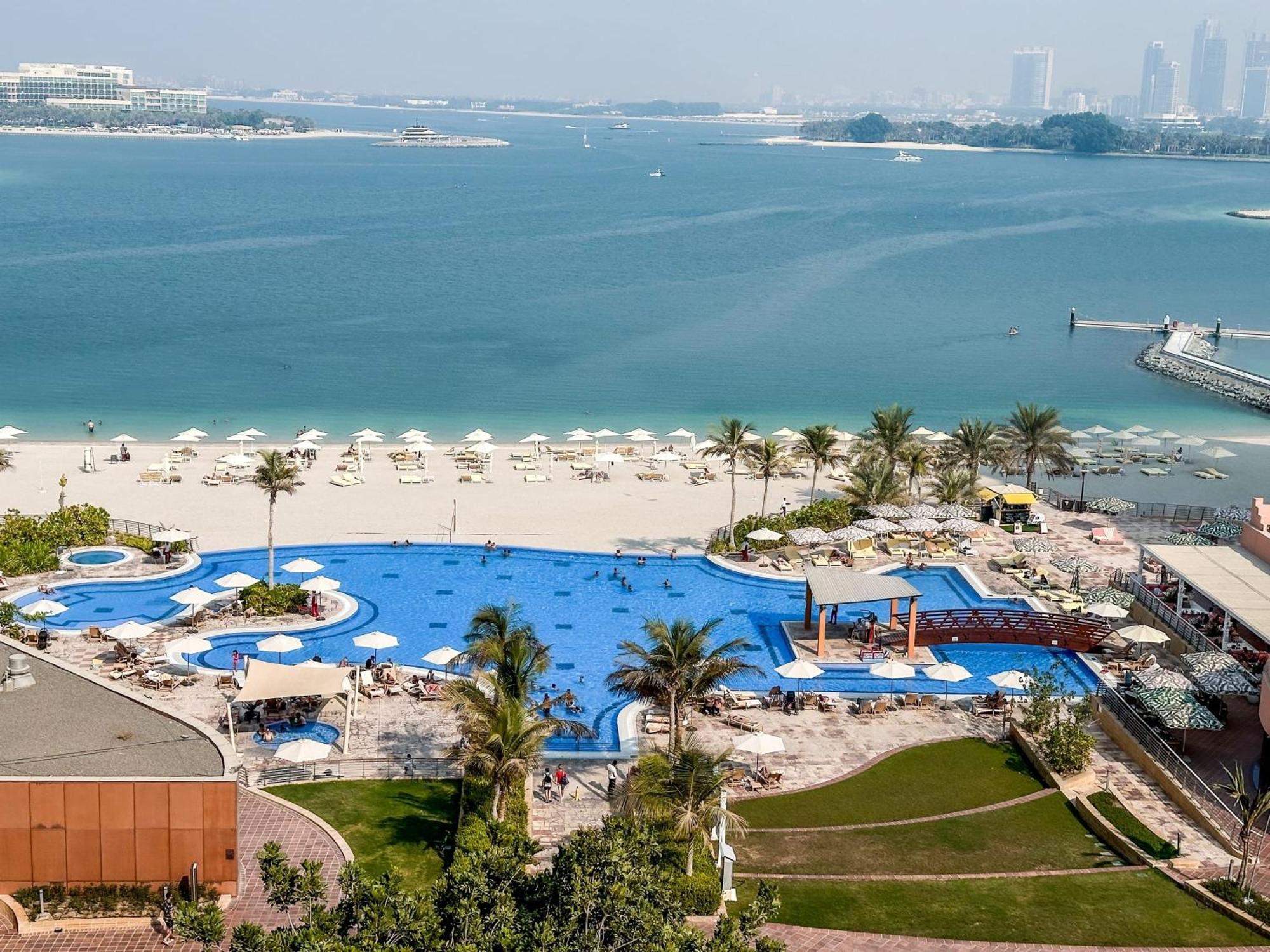 Modern Beachfront 1Br Apartment - Tiara Residence Dubai Buitenkant foto